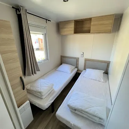 Locations Mobilhome Moderne 6/8 Personnes Dans Camping 4* Fréjus