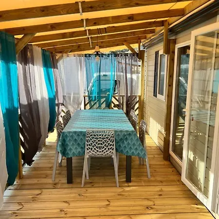 Locations Mobilhome Moderne 6/8 Personnes Dans Camping 4* Fréjus